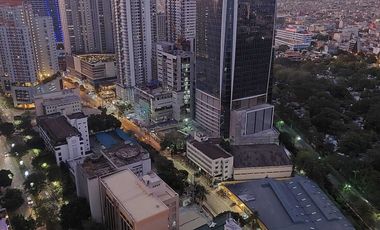 For Sale: Luxury 1BR Suite with Balcony and Parking at Shang Salcedo, Makati