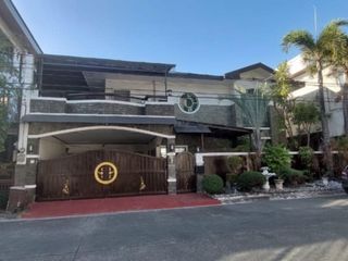 For Sale: 5-Bedroom Villa in Mahogany Place, Acacia Estate Taguig