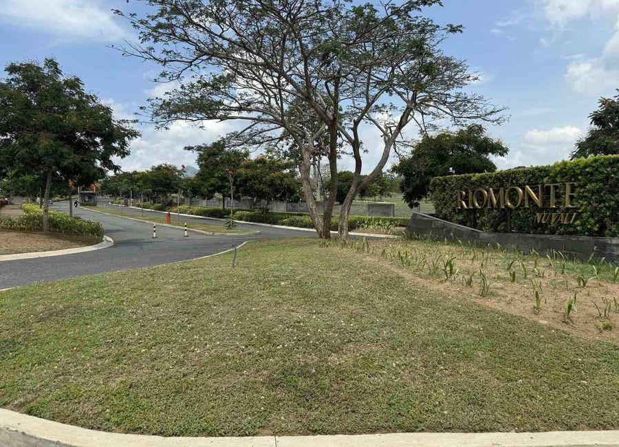 Riomonte, Canlubang, Calamba, Laguna image 3