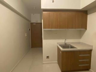 For Sale ETON Tower Makati with Parking Lot Inclusive