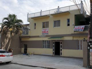 2-Storey Marikina Building (Behind Burger King, Marcos Hi-way) w/ roofdeck