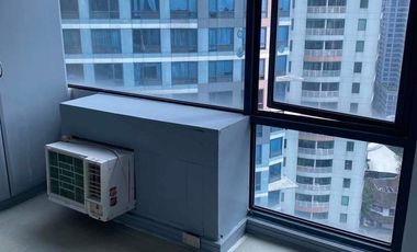 Condominium Unit with 3 Bedrooms and Parking for Sale at Eastwood Parkview I