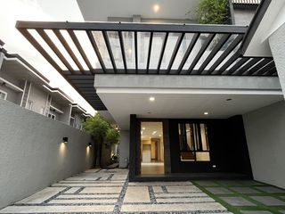 Brand New Spacious Duplex Houses with Elevator near BGC|For Sale