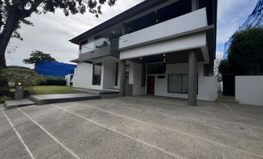 Elegant House and Lot For Sale in Ayala Southvale Muntinlupa City