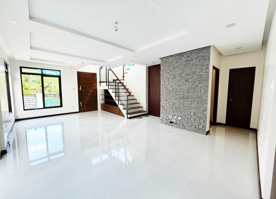 Grasslands Drive, Santo Domingo, Santa Rosa, Laguna image 2
