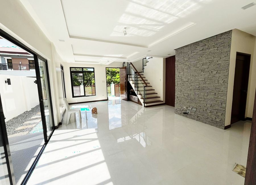 Grasslands Drive, Santo Domingo, Santa Rosa, Laguna image 3