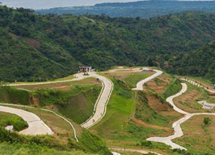 Tagaytay-Nasugbu Road, Luksuhin Ilaya, Sikat, Laurel, Batangas