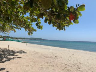 Exclusive Beach lot For Sale at Laiya Aplaya, San Juan, Batangas