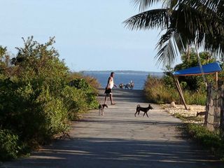 213sqm clean title house and lot walking distance to the sea water