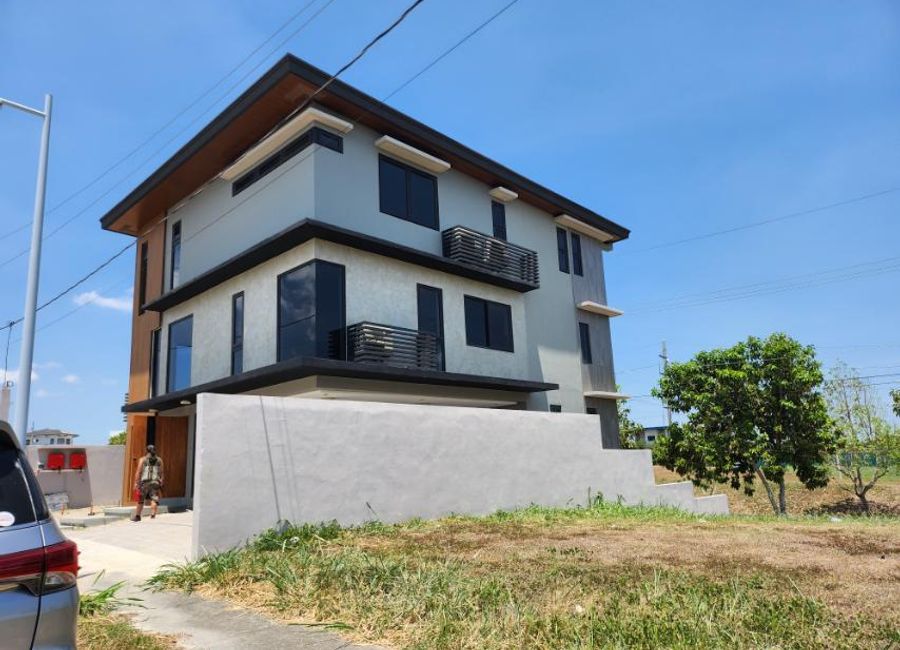 Soliento, Canlubang, Calamba, Laguna image 2