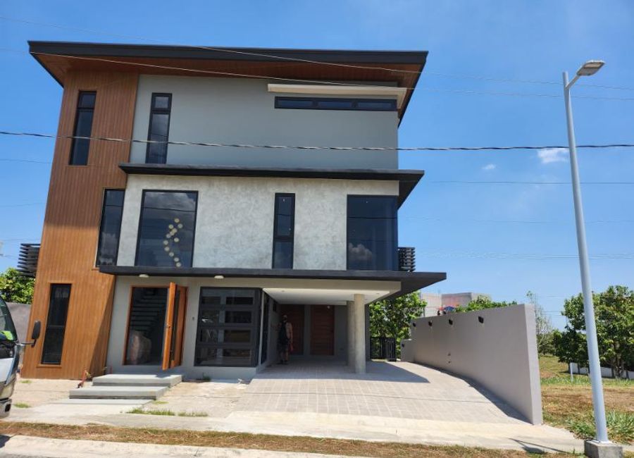 Soliento, Canlubang, Calamba, Laguna image 3