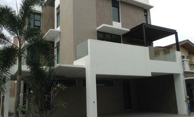 For Sale Very Spacious, 5BR with own T&B  New House in Mahogany Place Ph. 1