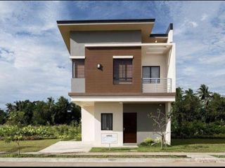 RFO 3 BR Single Attached House For Sale in Sentrina Alaminos - ARRA model