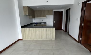 For Sale: 1 Bedroom Royalton Condominium, Capitol Commons with parking in Pasig