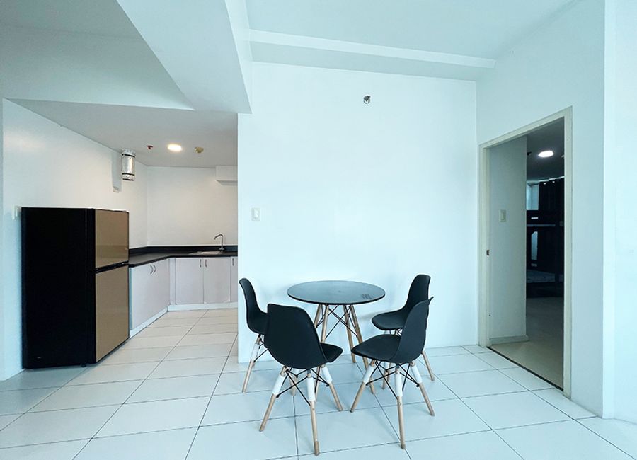 30-C 2 Bedroom Condominium For Rent in Ortigas CBD at The Exchange ...