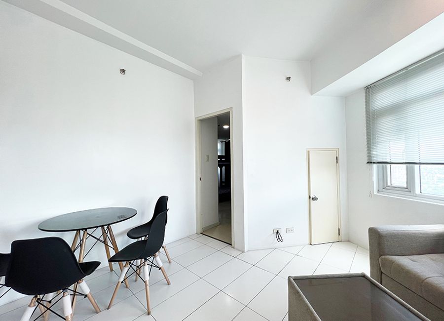 30-C 2 Bedroom Condominium For Rent in Ortigas CBD at The Exchange ...