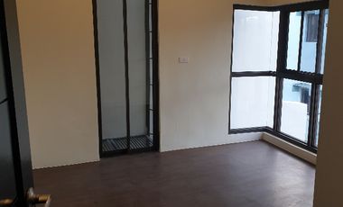 affordable mid lux with large lot size near Greenhills