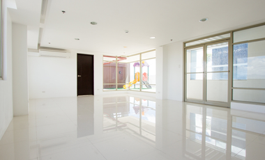 Studio with 1 Bedroom