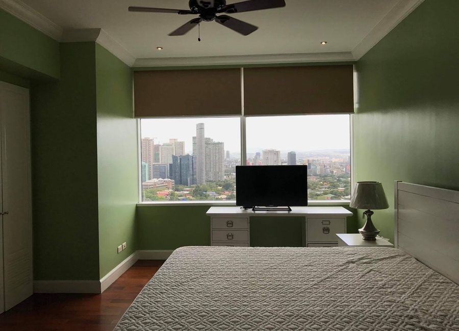One Roxas Triangle 3 Bedroom Condo for Sale | Lamudi.com.ph