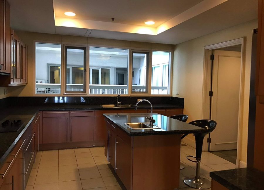 One Roxas Triangle 3 Bedroom Condo for Sale | Lamudi.com.ph