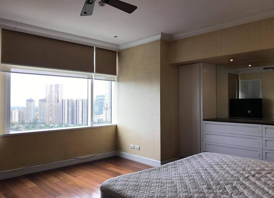 One Roxas Triangle 3 Bedroom Condo for Sale | Lamudi.com.ph