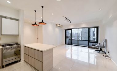 BGC View, 1-Bedroom in Arya Residences, with Balcony in Bonifacio Global City, S