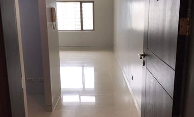 BUY WITH RENTAL INCOME! Semi-fitted 3 Bedroom Manhattan Parkview Residences in Quezon City