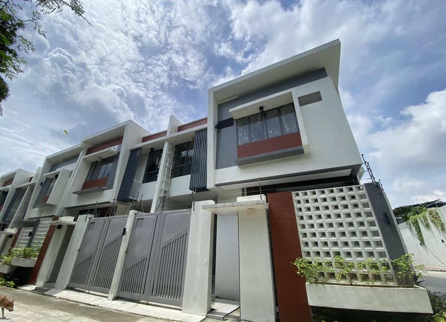 Fabulous townhouse FOR SALE in Project 8 Quezon City -Rey | Lamudi.com.ph