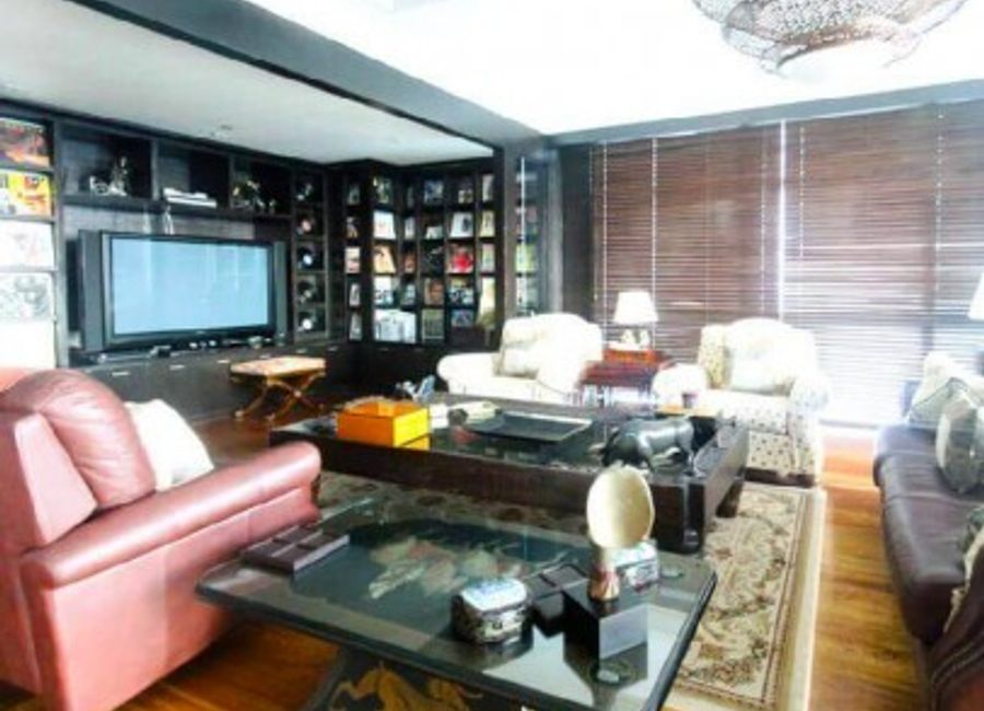 A closer look at Penthouse Unit For Sale