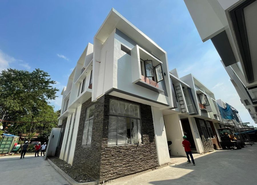 Two storey townhouse FOR SALE in Project 8 Quezon City | Lamudi.com.ph