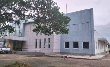 FOR SALE - COMMERCIAL LOT w/ Building