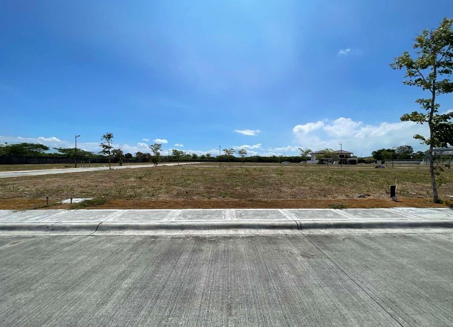 LIIP Avenue, Laguna International Industrial Park, Mamplasan, Biñan, Laguna