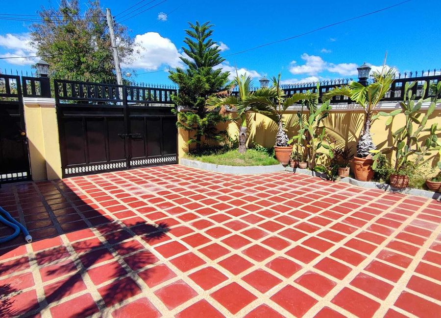 Victorian Style House for sale in Angeles City near Marquee Mall