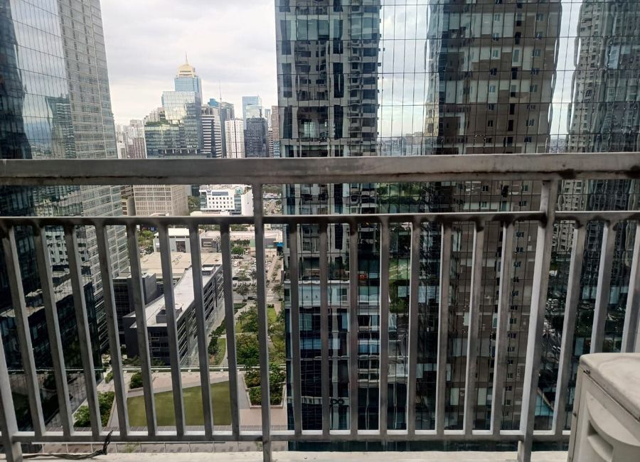 For Lease: Renovated 1-Bedroom with Balcony – The Infinity, BGC JHR ...