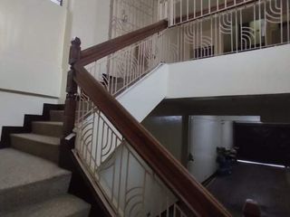 400 sqm Lot with Building for Sale in Bangkal, Makati