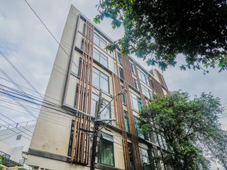 6 Story Office Building For Sale in Mandaluyong City.