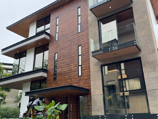 Corner House for Sale in Mckinley Hill Village