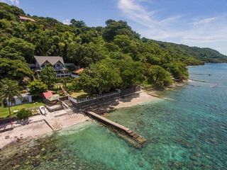 A White Sand Beachfront Resthouse in Batangas