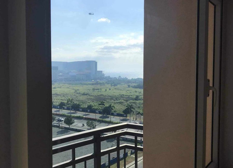 1 Bedroom Condo. Unit with Balcony for sale at Monarch Parksuites ...