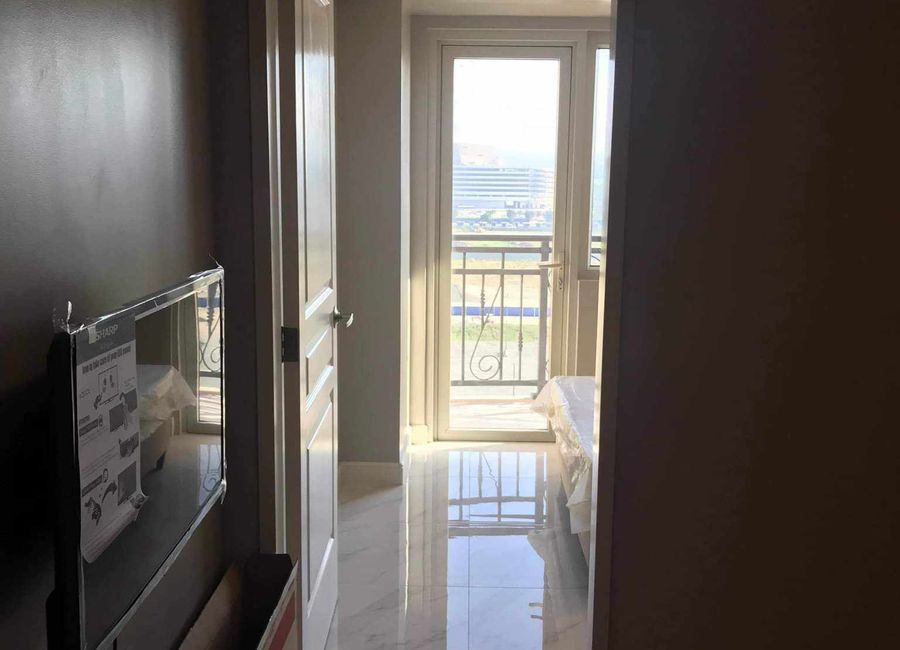 1 Bedroom Condo. Unit with Balcony for sale at Monarch Parksuites ...