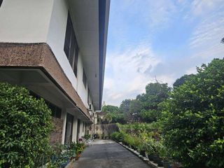 2,603 sqm Residencial/Commercial Lot with Old House For Sale in New Manila, Qc