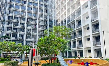 FOR SALE: One Bedroom Condominium Unit with Balcony in Shore 2 Residences