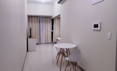 Cozy Fully Furnished 1BR with Balcony FOR SALE in Uptown Parksuites 2, BGC Taguig