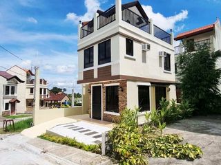 3BR House for SALE in Tagaytay Fontaine Villas Cavite