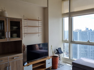 1 Bedroom Loft Unit For Sale in Twin Oaks Place Condominium, Mandaluyong City