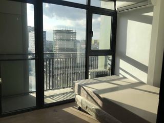 1 Bedroom unit with Balcony For Sale in Bayportwest Tambo, Parañaque