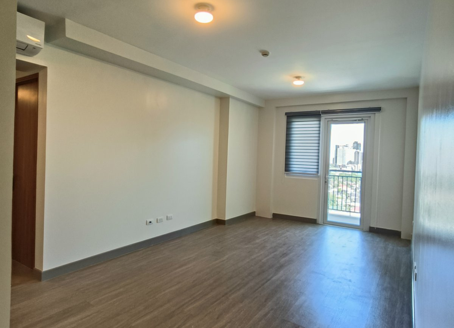Visual Reference: Spacious 86Sqm 2Br Condo With Parking For Lease In Connor
