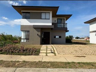 Preselling House in Aldea Grove Angeles City by Avida land Ayala