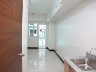 Studio Ready For Occupancy & Pre-selling At Pasay Buendia Taft | Quantum Residences