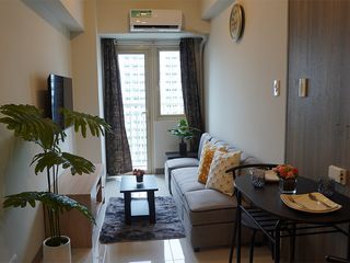 For Rent: Family Suite w/ Balcony at Coast Residences Tower 1, Roxas Blvd. Pasay